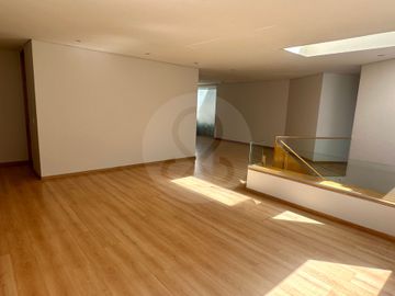 Casa en venta en Club de Golf los Encinos