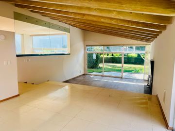 Casa en venta en Club de Golf los Encinos