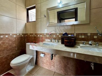 Casa en VENTA AMUEBLADA en RESIDENCIAL HERRADURA, San Cristobal de las casas.
