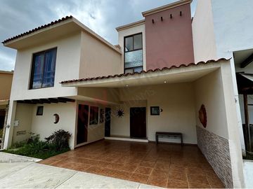 Casa en VENTA AMUEBLADA en RESIDENCIAL HERRADURA, San Cristobal de las casas.
