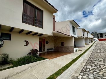 Casa en VENTA AMUEBLADA en RESIDENCIAL HERRADURA, San Cristobal de las casas.