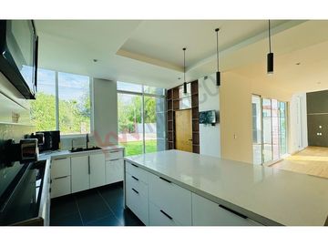 VENTA CASA EN VISTA REAL CORREGIDORA CON ALBERCA 5 HABITACIONES!!!