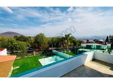 VENTA CASA EN VISTA REAL CORREGIDORA CON ALBERCA 5 HABITACIONES!!!