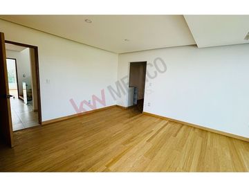VENTA CASA EN VISTA REAL CORREGIDORA CON ALBERCA 5 HABITACIONES!!!