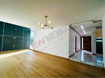VENTA CASA EN VISTA REAL CORREGIDORA CON ALBERCA 5 HABITACIONES!!!