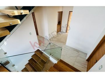 VENTA CASA EN VISTA REAL CORREGIDORA CON ALBERCA 5 HABITACIONES!!!