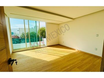 VENTA CASA EN VISTA REAL CORREGIDORA CON ALBERCA 5 HABITACIONES!!!