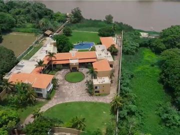 Casa en  VENTA A ORILLAS DEL RIO JAMAPA, EN PLAYA DE VACAS , VER