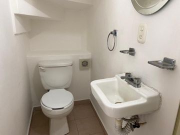 CASA EN RENTA EN CEDROS 4000