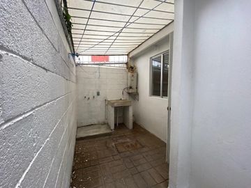 CASA EN RENTA EN CEDROS 4000