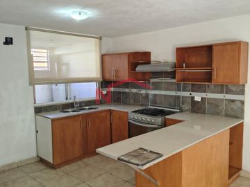 CASA EN VENTA EN RESIDENCIAL LOS PINOS