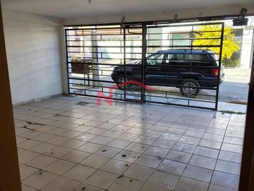 CASA EN VENTA EN RESIDENCIAL LOS PINOS