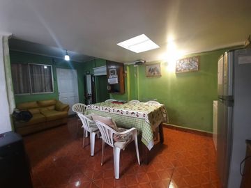 Grace Kelm VENDE, INVERSION! casa en excelente estado, 15d/3b/est. regularizada/Recoleta