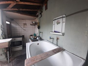 Grace Kelm VENDE, INVERSION! casa en excelente estado, 15d/3b/est. regularizada/Recoleta