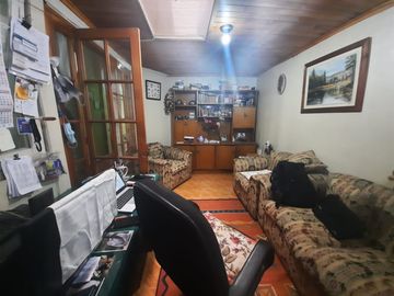 Grace Kelm VENDE, INVERSION! casa en excelente estado, 15d/3b/est. regularizada/Recoleta
