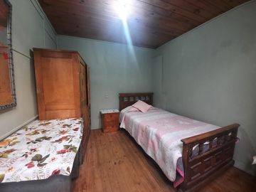 Grace Kelm VENDE, INVERSION! casa en excelente estado, 15d/3b/est. regularizada/Recoleta