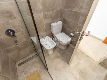Venta departamento 2 ambientes con doble balcón en Morón.