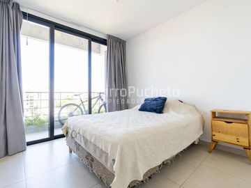 Venta departamento 2 ambientes con doble balcón en Morón.