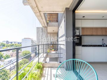 Venta departamento 2 ambientes con doble balcón en Morón.