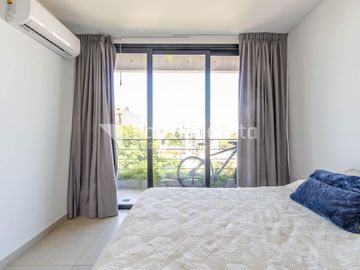 Venta departamento 2 ambientes con doble balcón en Morón.