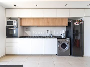 Venta departamento 2 ambientes con doble balcón en Morón.