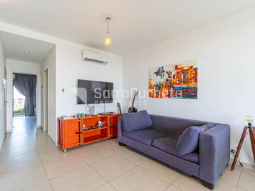Venta departamento 2 ambientes con doble balcón en Morón.