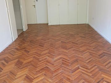 Venta Departamento 1 Ambiente con Balcón al Contrafrente en Recoleta