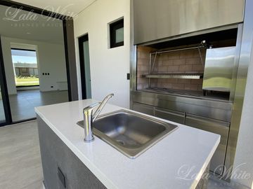 Casa en venta en Fincas del Alba Canning