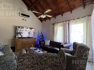 Casa Con Pileta En Dos Plantas En Venta  - Colón Entre Rios.