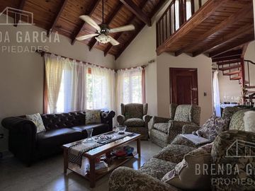 Casa Con Pileta En Dos Plantas En Venta  - Colón Entre Rios.