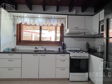 Casa Con Pileta En Dos Plantas En Venta  - Colón Entre Rios.