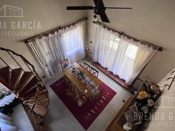 Casa Con Pileta En Dos Plantas En Venta  - Colón Entre Rios.