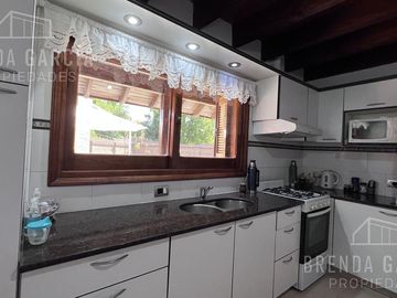 Casa Con Pileta En Dos Plantas En Venta  - Colón Entre Rios.
