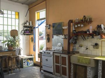 Depto. de 4 ambientes con terraza.