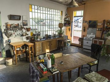 Depto. de 4 ambientes con terraza.