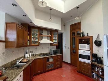 Casa estilo antiguo 5amb - Quilmes Residencial