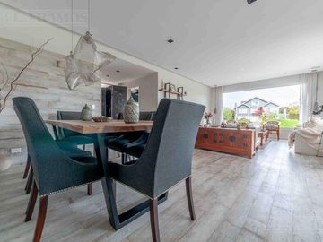 Casa a LA LAGUNA, con 3 dormitorios  en venta en  Los Alisos
