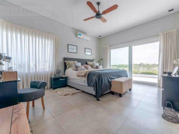 Casa a LA LAGUNA, con 3 dormitorios  en venta en  Los Alisos