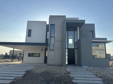 Casa en  LAGOS DE CANNING 1
