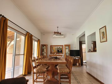 San Isidro Labrador | Casa con lindísimo terreno a la laguna se vende con amarra incluída