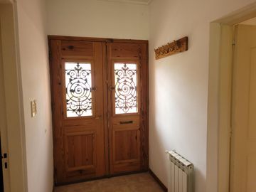 San Isidro Labrador | Casa con lindísimo terreno a la laguna se vende con amarra incluída