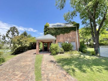 Casa en Venta de 3 dormitorios en Rosario - Country Aldea Tenis- Fisherton