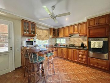 Casa en Venta de 3 dormitorios en Rosario - Country Aldea Tenis- Fisherton