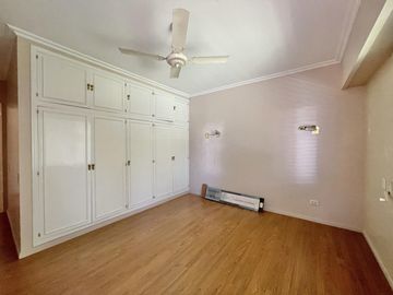 Casa en Venta de 3 dormitorios en Rosario - Country Aldea Tenis- Fisherton