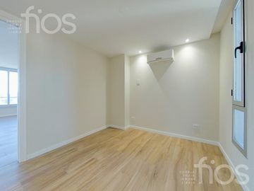 VENTA DEPARTAMENTO PISO EXCLUSIVO TRES DORMITORIOS CON  BALCON Y AMENITIES  EN ZONA CENTRO