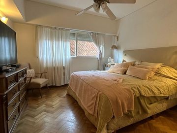 En venta departamento de categoria en Muñecas al 600 Barrio Norte