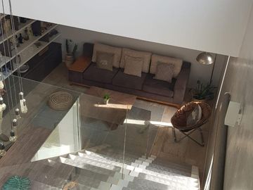 AMOBLADA!!!Casa en  VENTA!!! ! NIVEL!. 2 PLANTAS!. 3 DORMITORIOS. PISCINA.