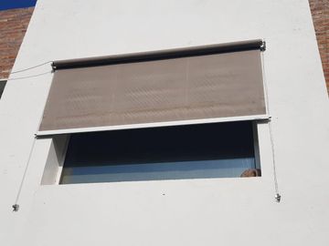 AMOBLADA!!!Casa en  VENTA!!! ! NIVEL!. 2 PLANTAS!. 3 DORMITORIOS. PISCINA.