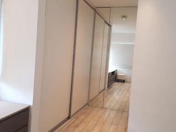 AMOBLADA!!!Casa en  VENTA!!! ! NIVEL!. 2 PLANTAS!. 3 DORMITORIOS. PISCINA.
