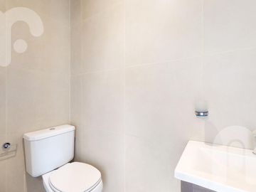 VENTA CASA 3 DORMITORIOS EN MIRALAGOS